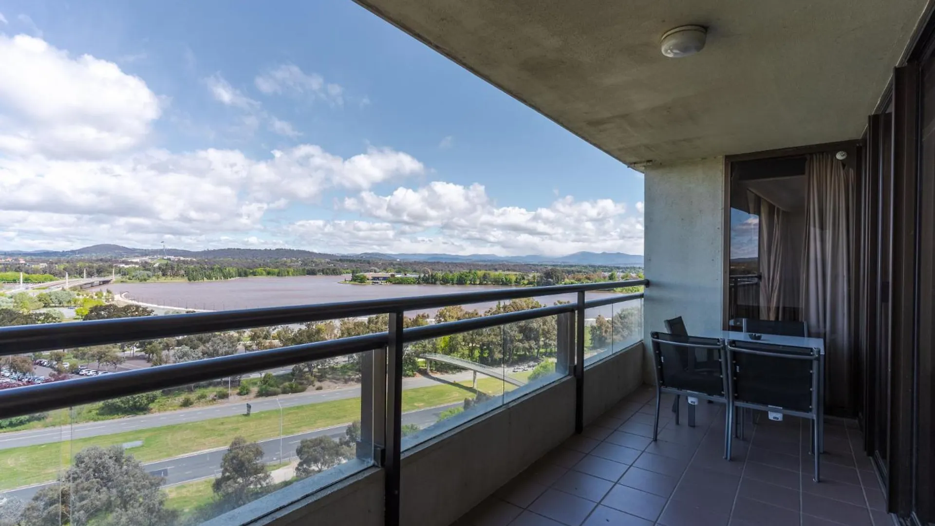 2-Bed With Gym, Tennis Court & Stunning Lake Views Canberra Apartment